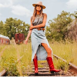 Freebird Woodland Boots in Red size 10